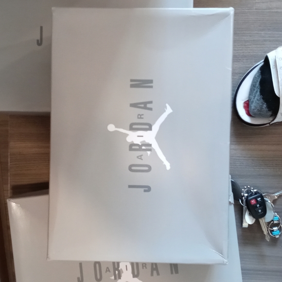 "EARLY" Jordan 11 - Picture 8 of 16